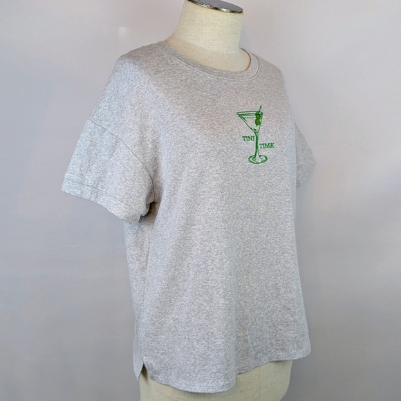 Green Envelope Tini Time Embroidered Martini Tee Short Sleeve Grey M NWOT - Picture 4 of 9